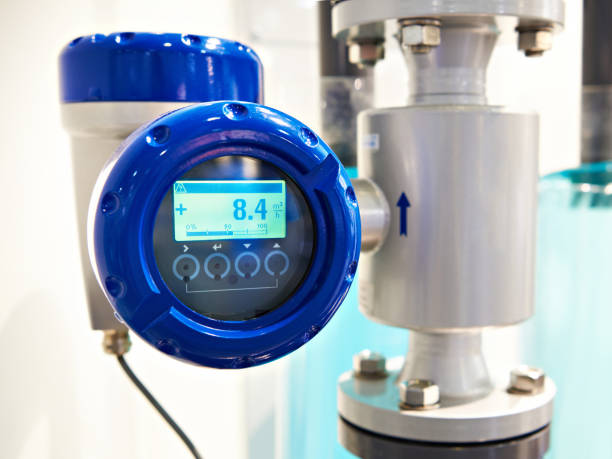 Electromagnetic flowmeter detector and water pipeline